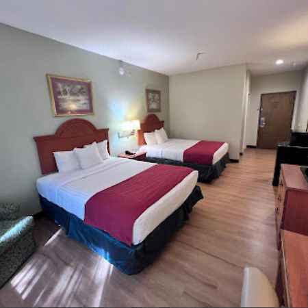 Americas Best Value Inn Wiggins Bagian luar foto