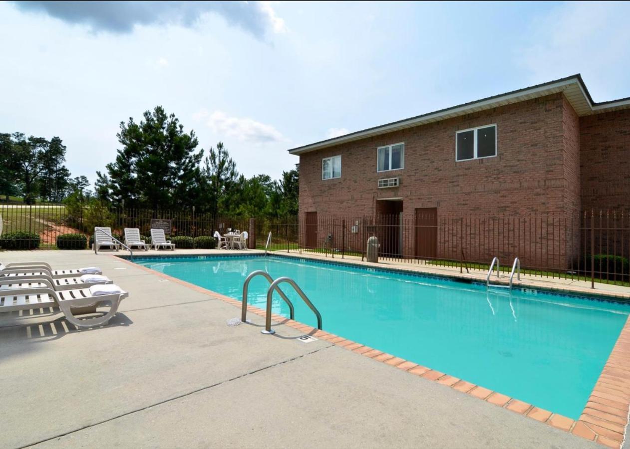Americas Best Value Inn Wiggins Bagian luar foto