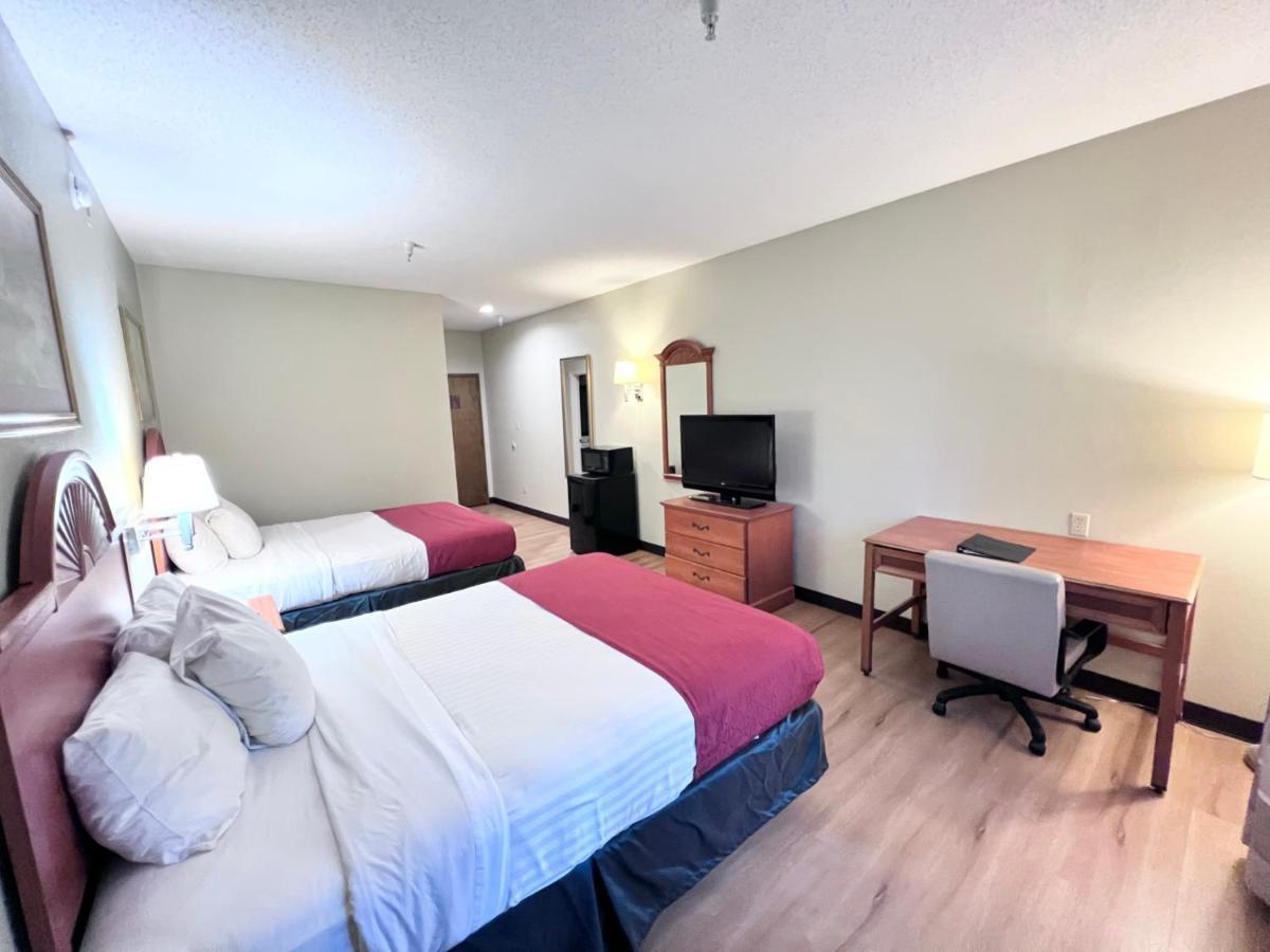 Americas Best Value Inn Wiggins Bagian luar foto